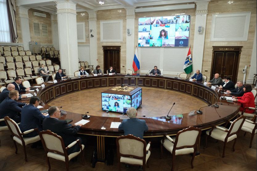 Вопрос организации дополнительных оборудованных рабочих мест для инвалидов обсудили в правительстве Новосибирской области