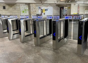 Новосибирский метрополитен запускает оплату по биометрии с 1 ноября