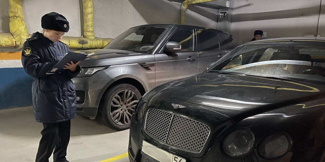 Миллионный долг перед налоговой стоил новосибирцу его Bentley