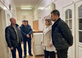 Пациентов новосибирской детской больницы перераспределили после обрушения потолка