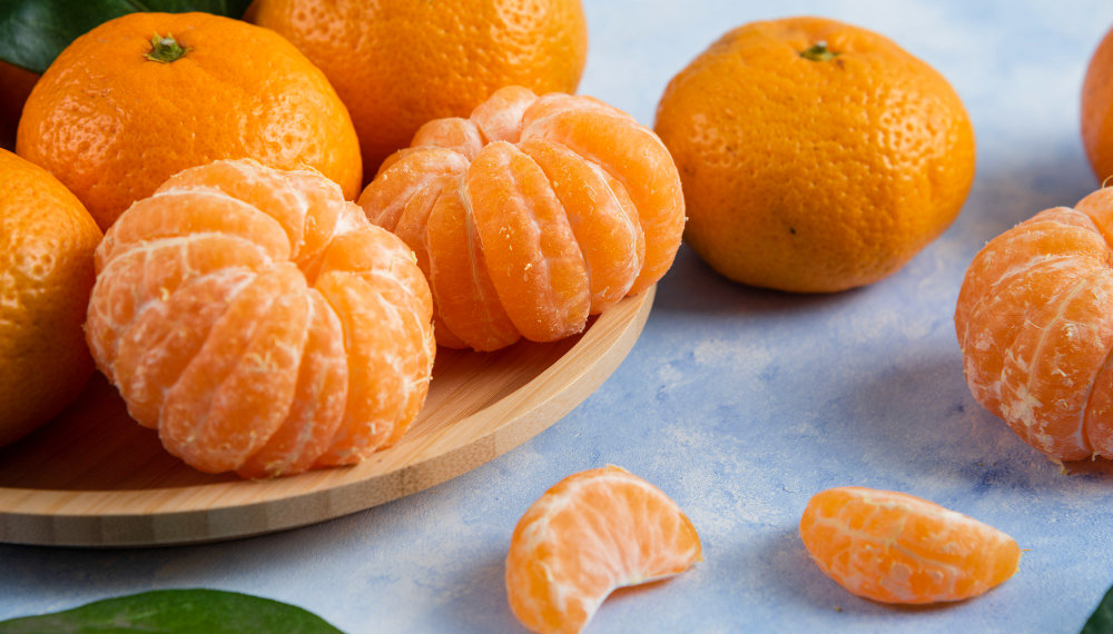 Врач назвала скрытую опасность цедры мандаринов