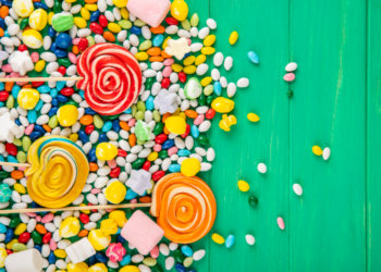 Школьницу удерживали в подсобке за кражу конфеты пять часов в новосибирском магазине