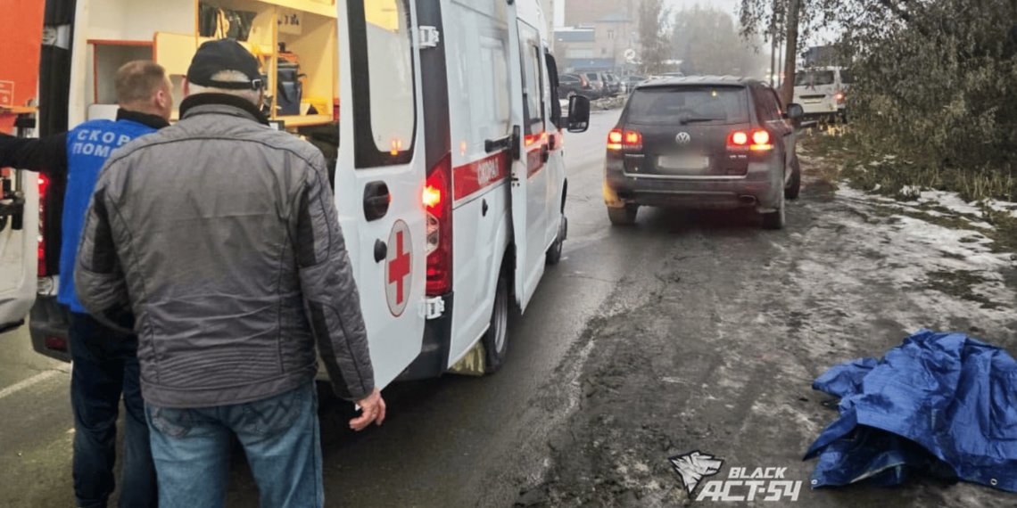 Пожилой водитель кроссовера сбил пешехода рядом с «зеброй» в Новосибирске