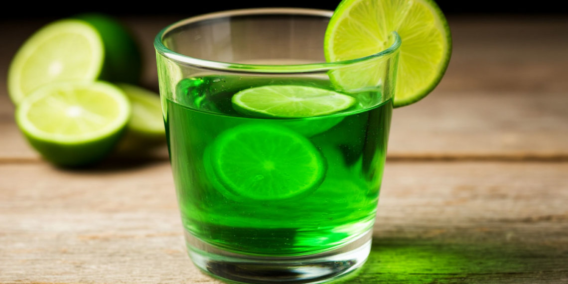 Это не тархун: из крана в Новосибирских домах может идти зелёная вода