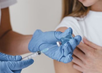 Роспотребнадзор опроверг слухи о вспышках кори и гепатита А в Новосибирской области