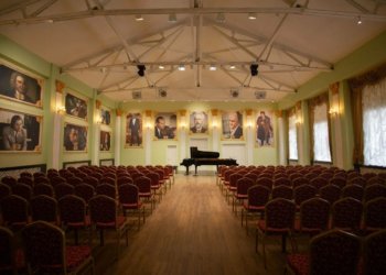 Новосибирская «Академия искусств» на грани исчезновения из-за налогов