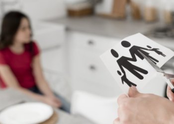 В Госдуме предложили возвращать госпошлину при отказе супругов разводиться