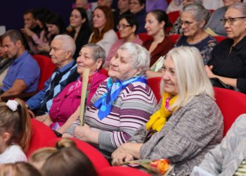 Торжественный кинопоказ фильма «Сердца четырех» в рамках «Декады пожилого человека – 2025» прошёл в Новосибирске