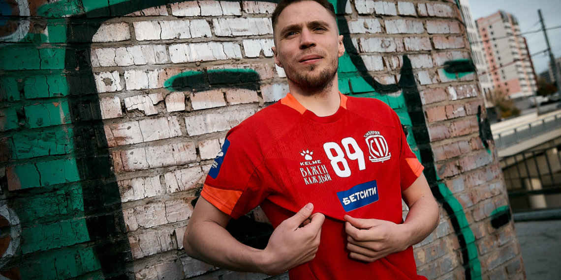 Футзальный «Сибиряк» продал лидера команды и взял в аренду двух молодых игроков