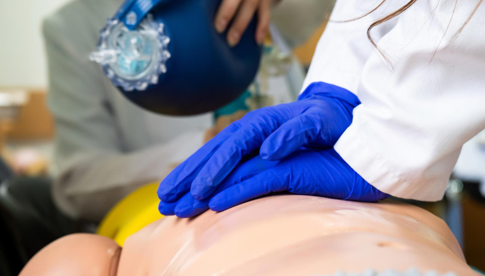 Ученые представили робота-пациента для оказания первой помощи в Новосибирске