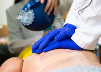 Ученые представили робота-пациента для оказания первой помощи в Новосибирске