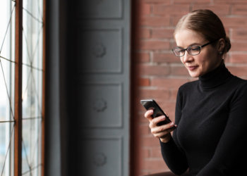 Стало известно, чат-боты каких мобильных банков понимают людей лучше