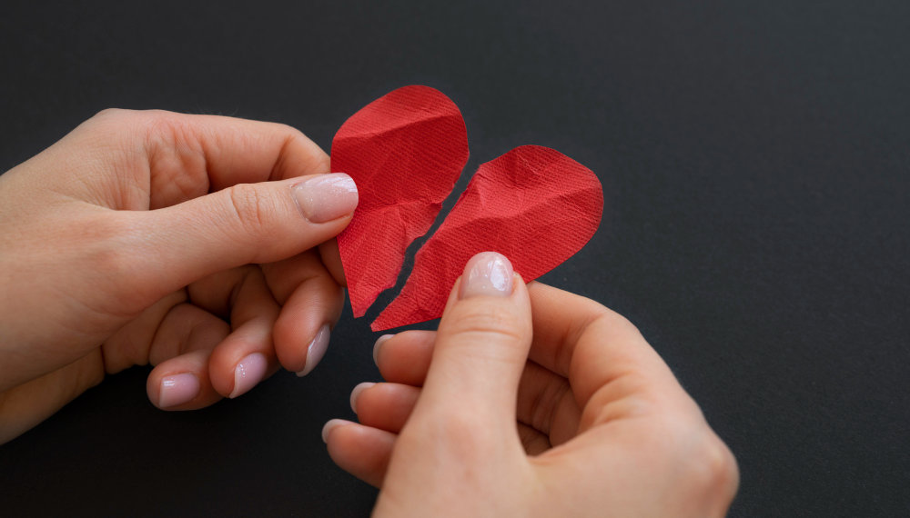 Страстный поцелуй в суде закончился тюрьмой для жительницы Новосибирска