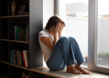 Спасатели предотвратили суицид подростка после трагедии в семье в Новосибирске