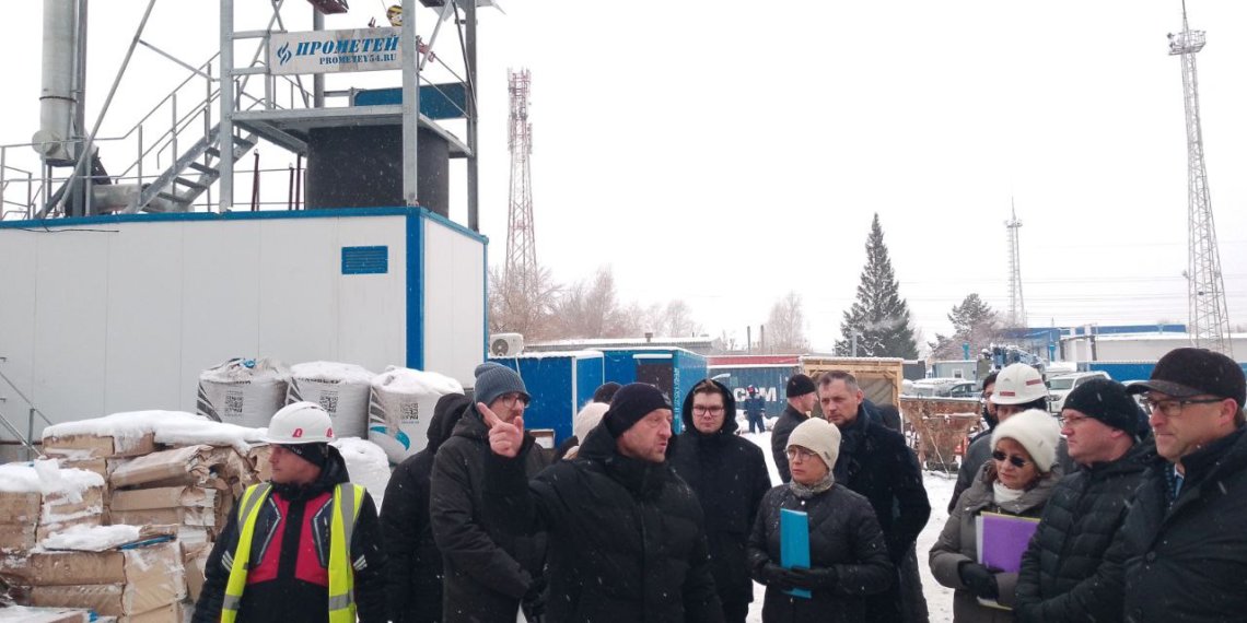 Депутаты проконтролировали ход строительства ГЧП-поликлиники на Виктора Уса в Новосибирске