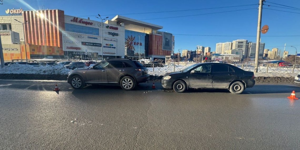 Младенец пострадал в ДТП на улице Военной в Новосибирске