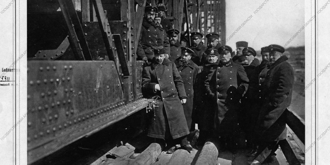 Заглянуть в XIX век: фото первых сибирских вокзалов показали в новосибирском архиве