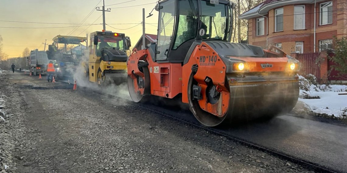 Ремонт дорог: в Новосибирске привели в порядок 50 км магистралей и тротуаров за 2025 год