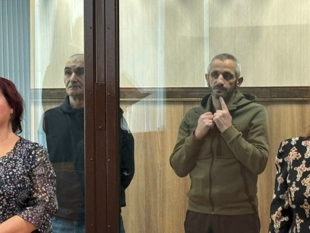 Двое новосибирцев отправятся в колонию за 15 краж из автомобилей