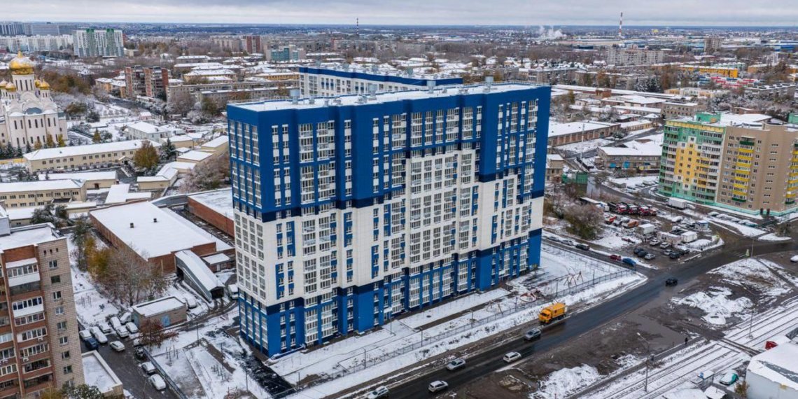 В Новосибирске спустя 20 лет сдали долгострой на улице Связистов