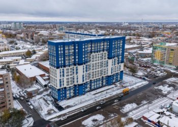 В Новосибирске спустя 20 лет сдали долгострой на улице Связистов