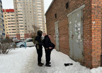 Трое судимых новосибирцев похитили мужчину и требовали 400 тысяч рублей