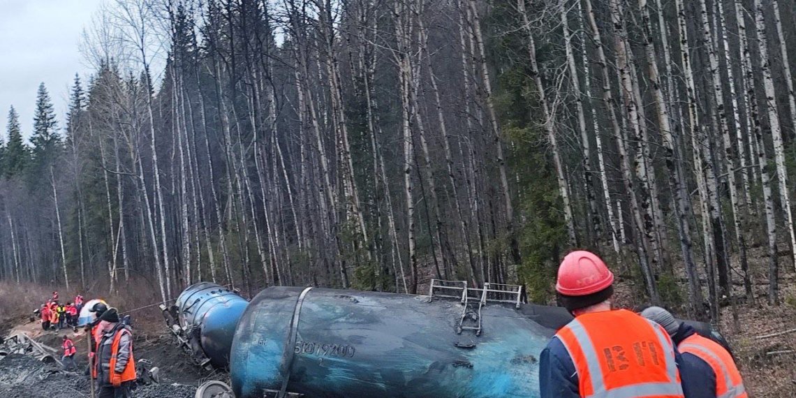 Пожар на Транссибе задержал четыре поезда в Новосибирск