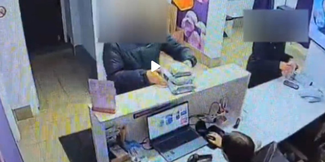 Побег с заказом: как новосибирец ограбил Wildberries на 300 тысяч рублей