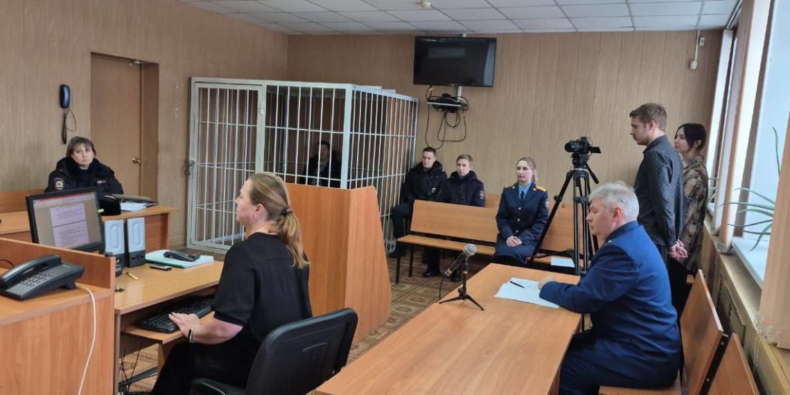 Покушение на убийство 6 человек: обвиняемого в поджоге дома с детьми заключили под стражу в Новосибирской области