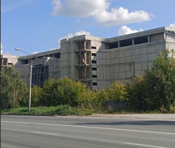 Новосибирские подростки «оккупировали» опасный долгострой на Гусинобродском шоссе