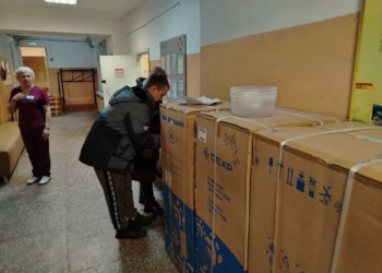 «Чтобы не бегали по этажам»: депутат Вячеслав Илюхин оснастил госпиталь для раненых в Пашино холодильниками и микроволновками